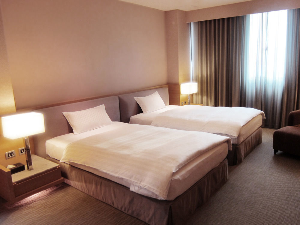 Taipung Suites Tainan Exterior foto