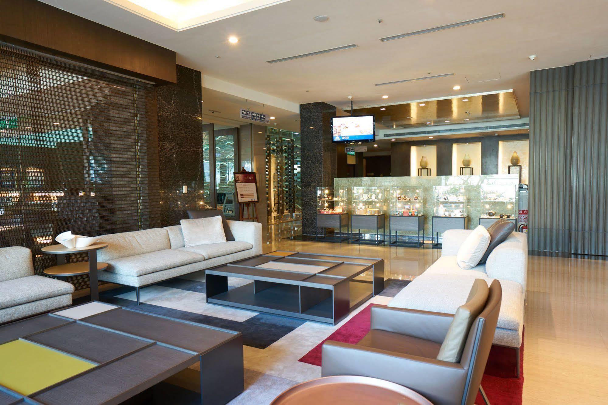 Taipung Suites Tainan Exterior foto