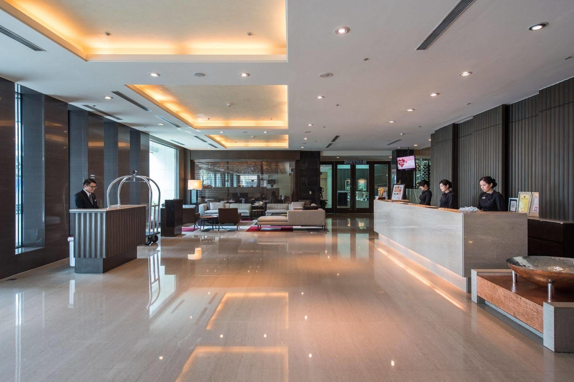 Taipung Suites Tainan Exterior foto