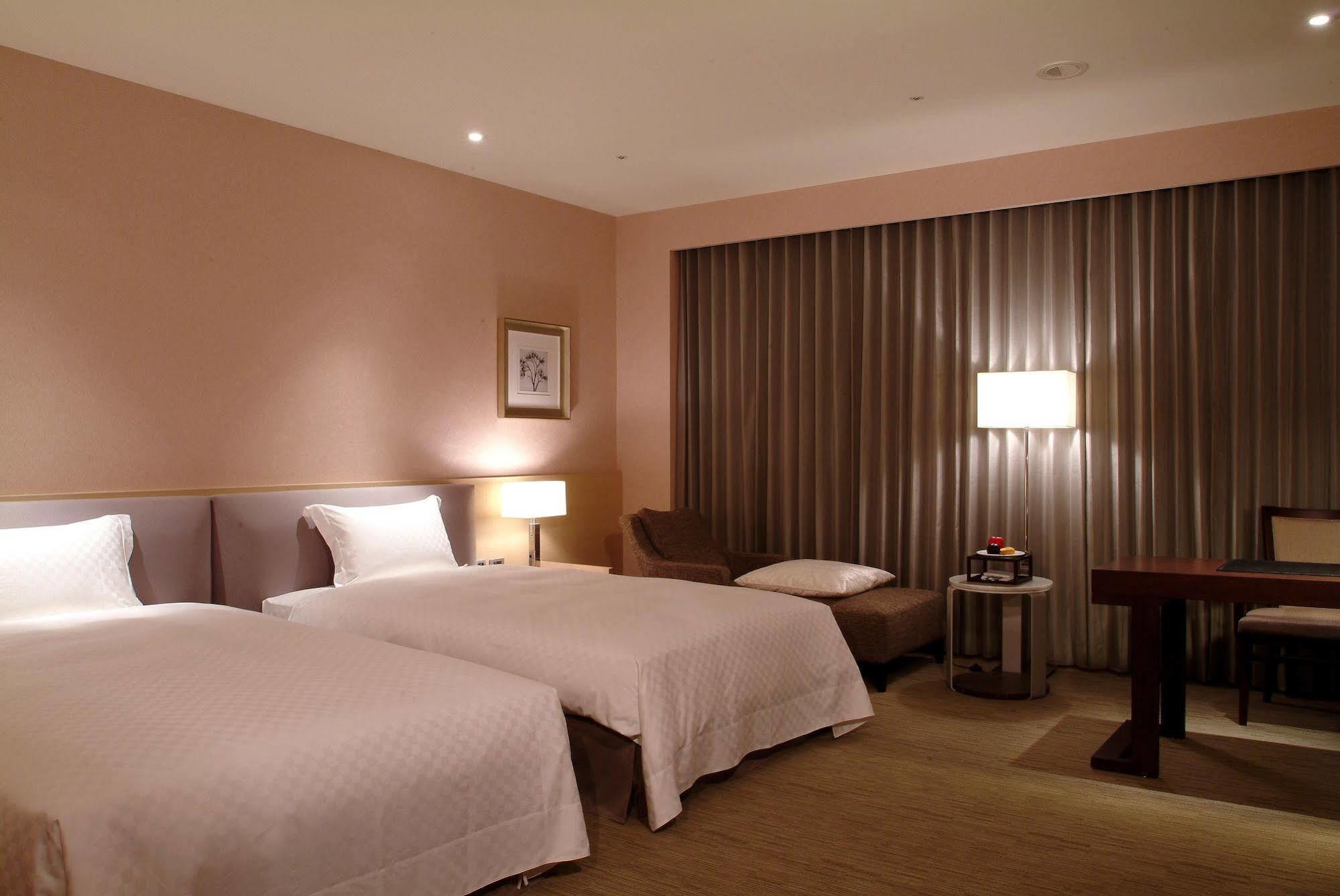 Taipung Suites Tainan Exterior foto